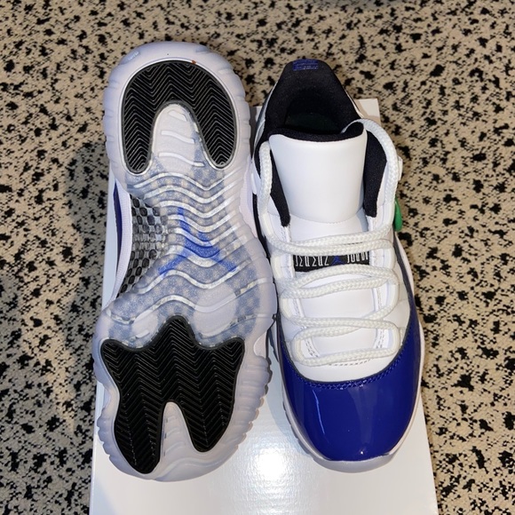 Brand New Air Jordan Retro 11 Low - Picture 6 of 12